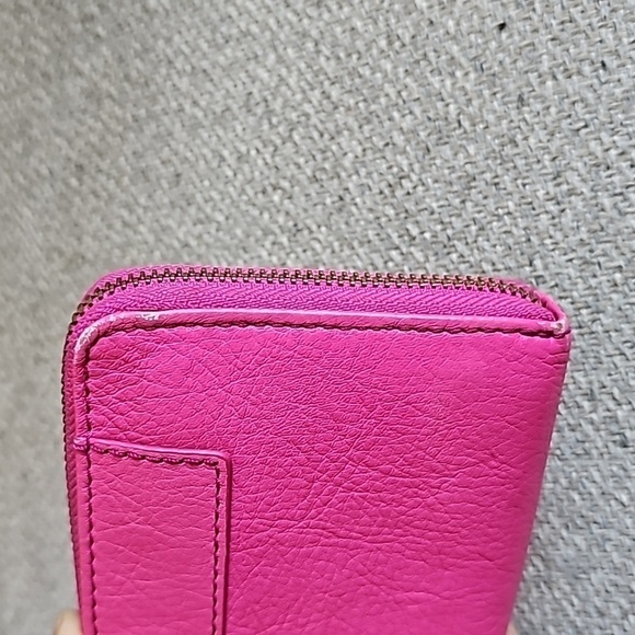 Fossil Pink wristlet - Picture 4 of 9